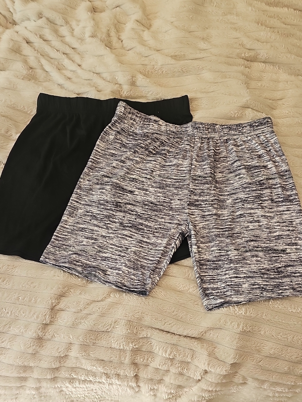 2-Pack Lounge Shorts Set in Black and Heathered Gray